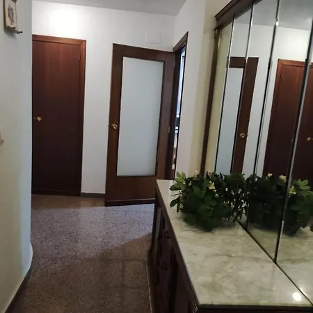 46-1- Комната в квартире для 1 или 3 человек в Аликанте Проживание в семье *